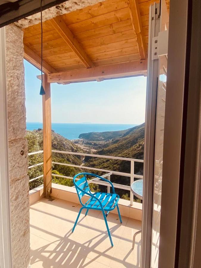 Sofia'S Rooms Himare Exterior photo
